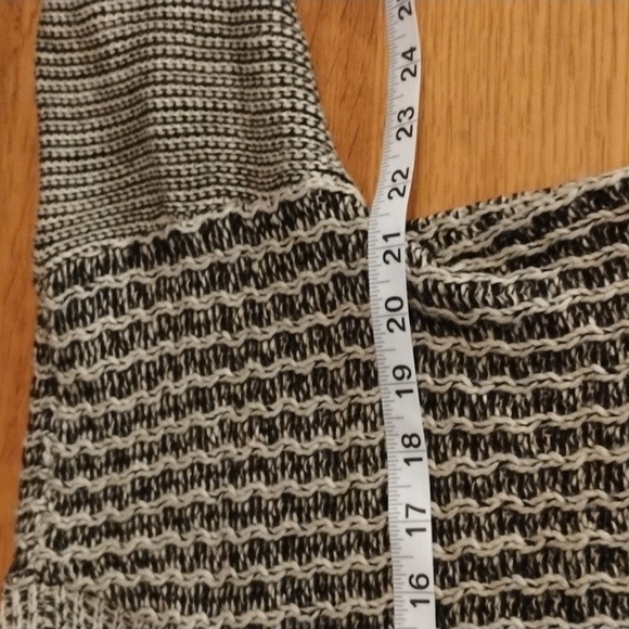 Cotton Emporium size medium sweater.Grey/ off white . Pretty for fall/ winter. - Picture 6 of 7